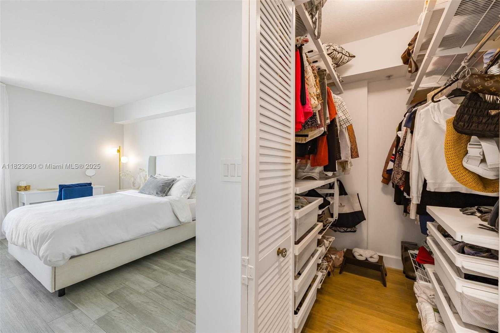 Small Image of 325 SOUTH BISCAYNE BLVD #1019, Miami Number 23