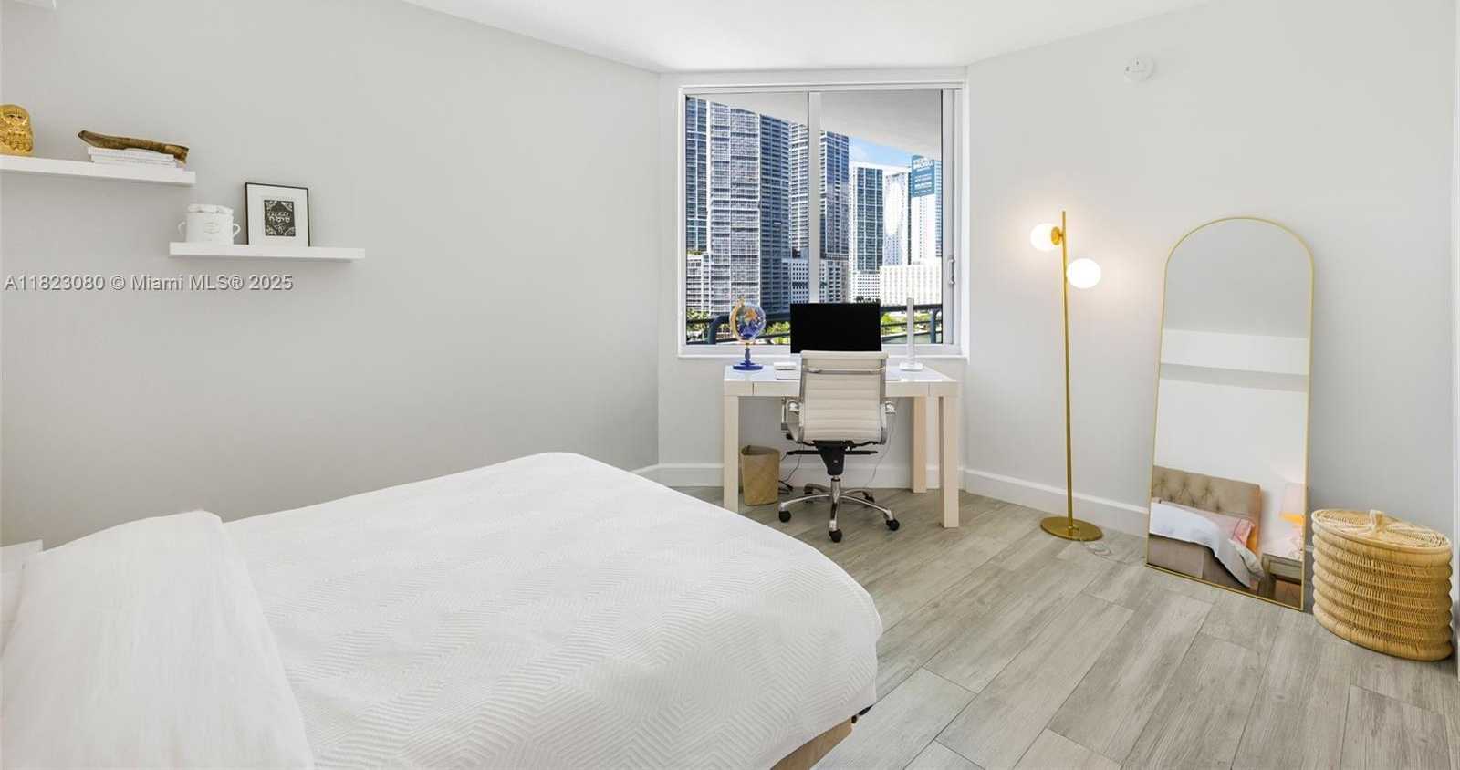 Small Image of 325 SOUTH BISCAYNE BLVD #1019, Miami Number 27