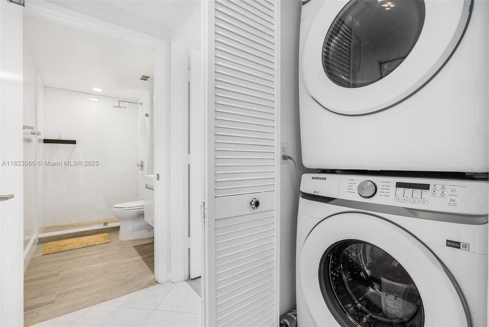 Small Image of 325 SOUTH BISCAYNE BLVD #1019, Miami Number 29