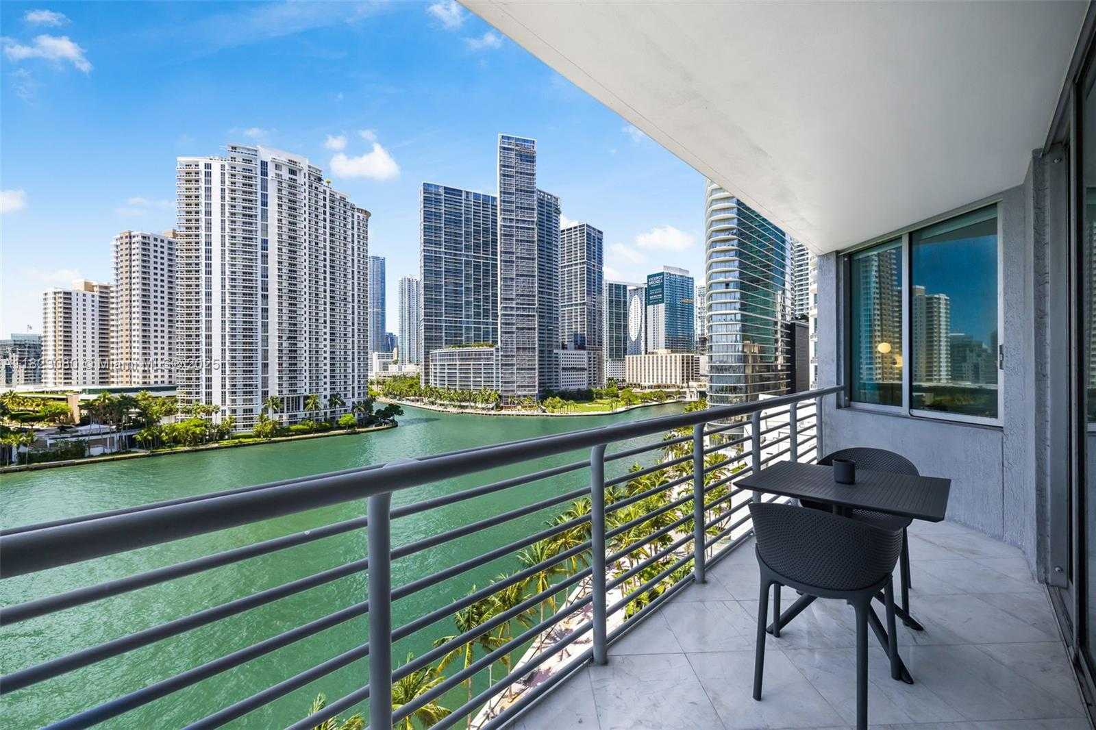 Small Image of 325 SOUTH BISCAYNE BLVD #1019, Miami Number 33
