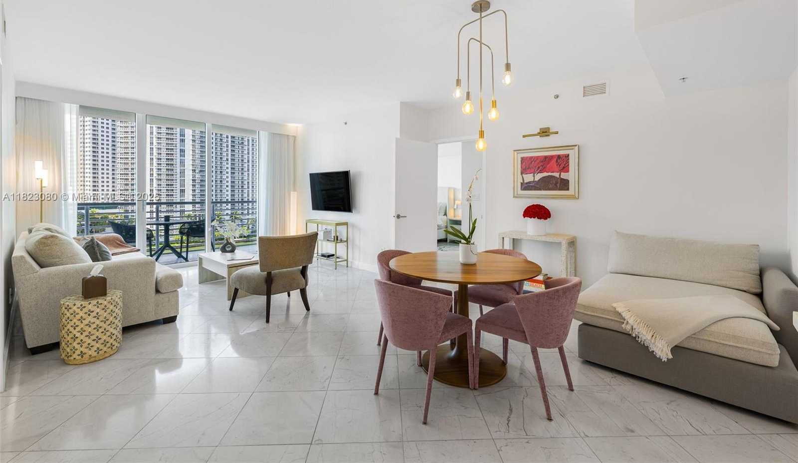 Small Image of 325 SOUTH BISCAYNE BLVD #1019, Miami Number 5