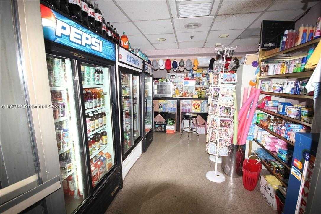 Small Image of 5161 COLLINS AVE #1003, Miami Beach Number 52