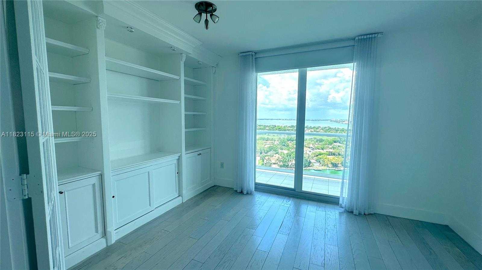 Small Image of 5900 COLLINS AVE #2203, Miami Beach Number 13