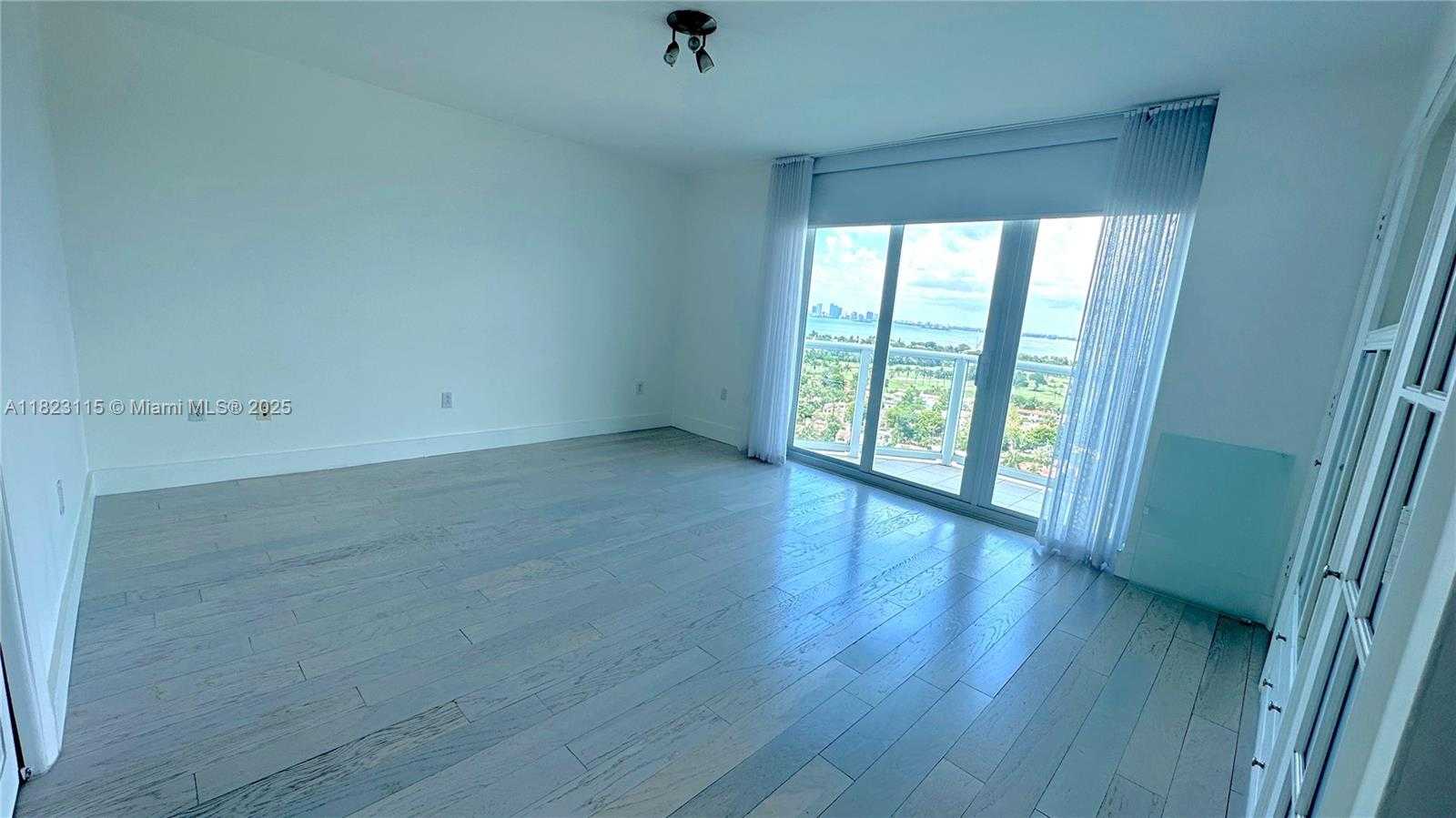 Small Image of 5900 COLLINS AVE #2203, Miami Beach Number 15
