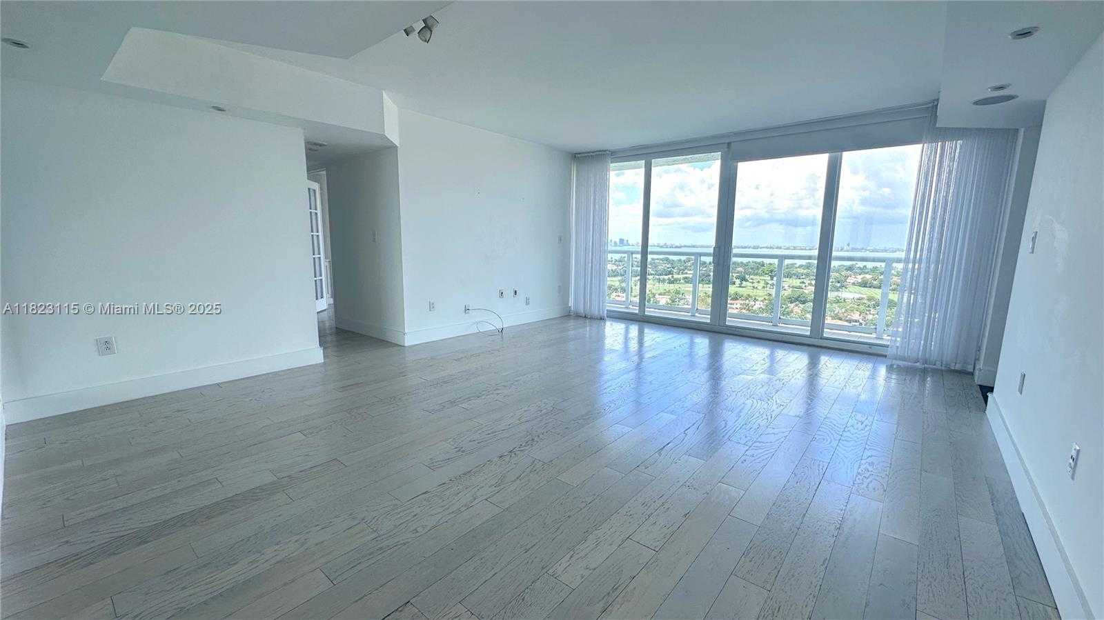 Small Image of 5900 COLLINS AVE #2203, Miami Beach Number 4