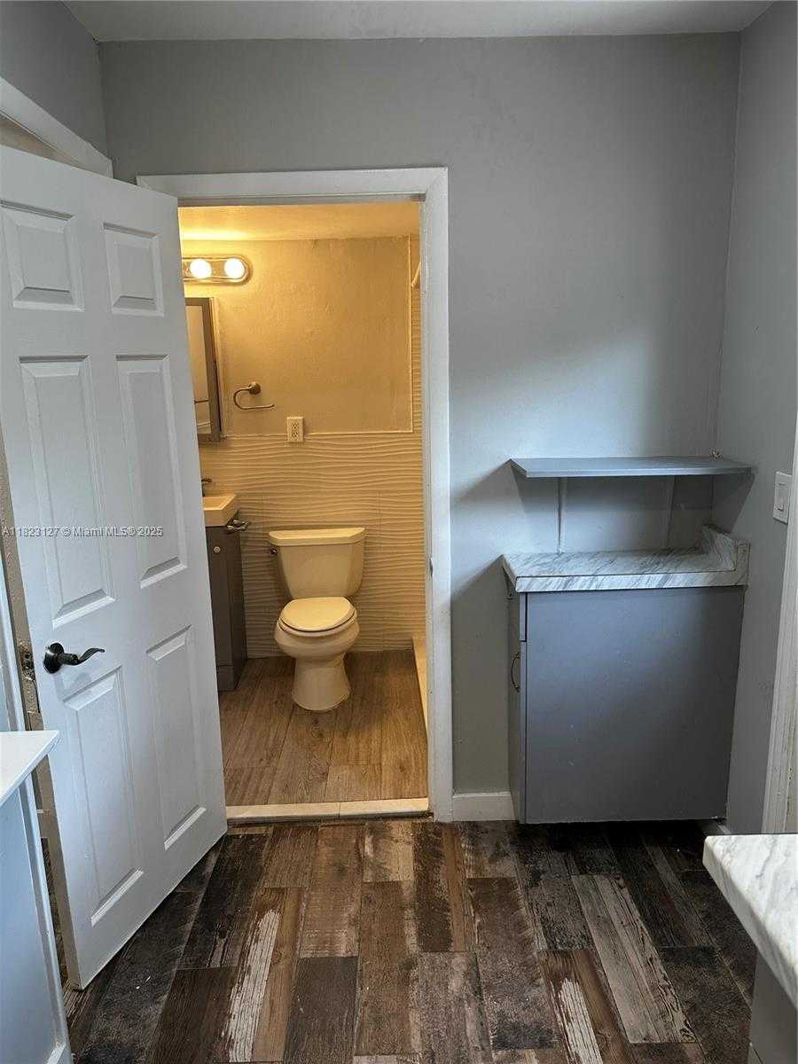 Small Image of 6837 SOUTH WEST 39TH TERRACE #B, South Miami Number 10