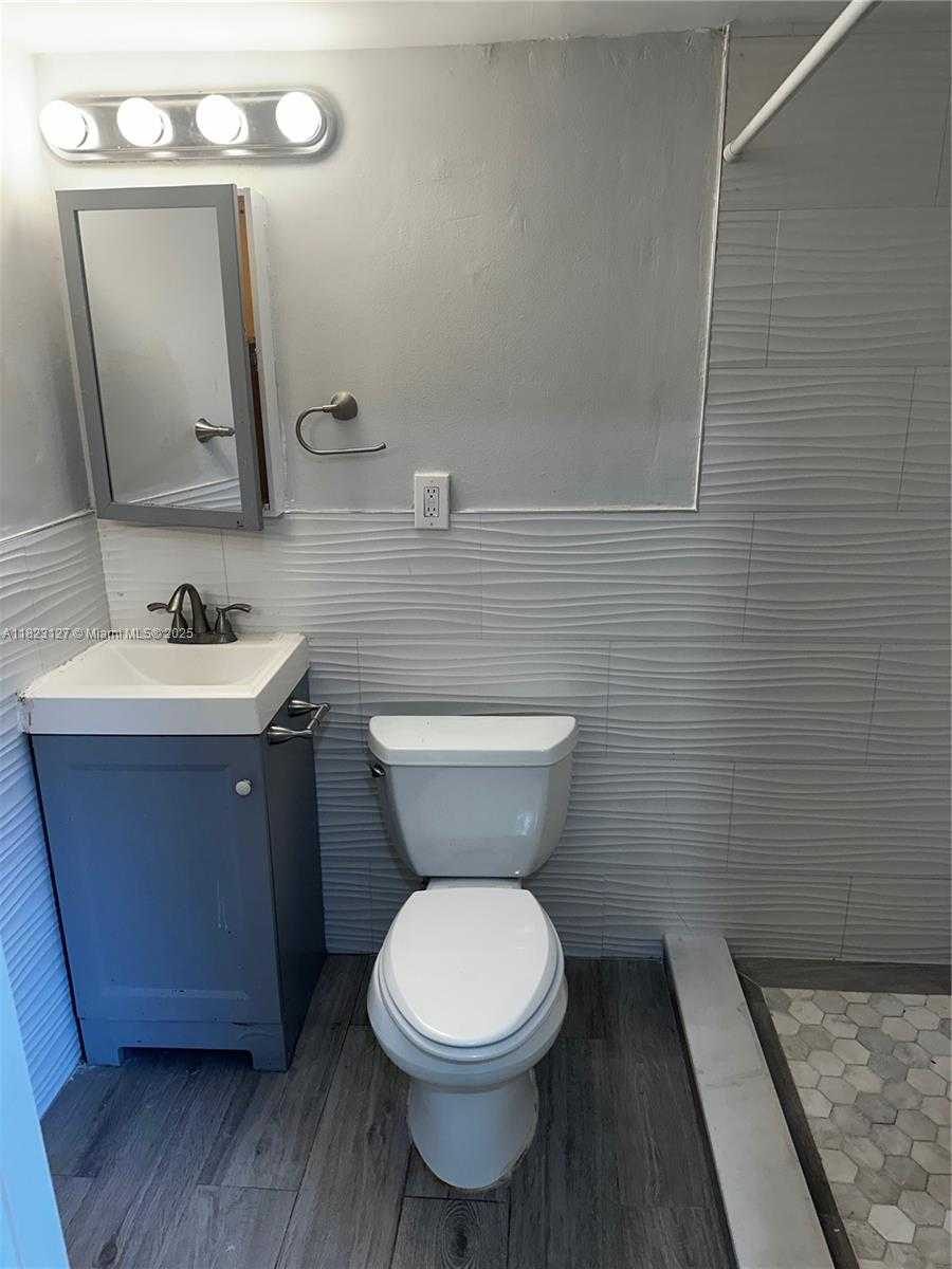 Small Image of 6837 SOUTH WEST 39TH TERRACE #B, South Miami Number 17