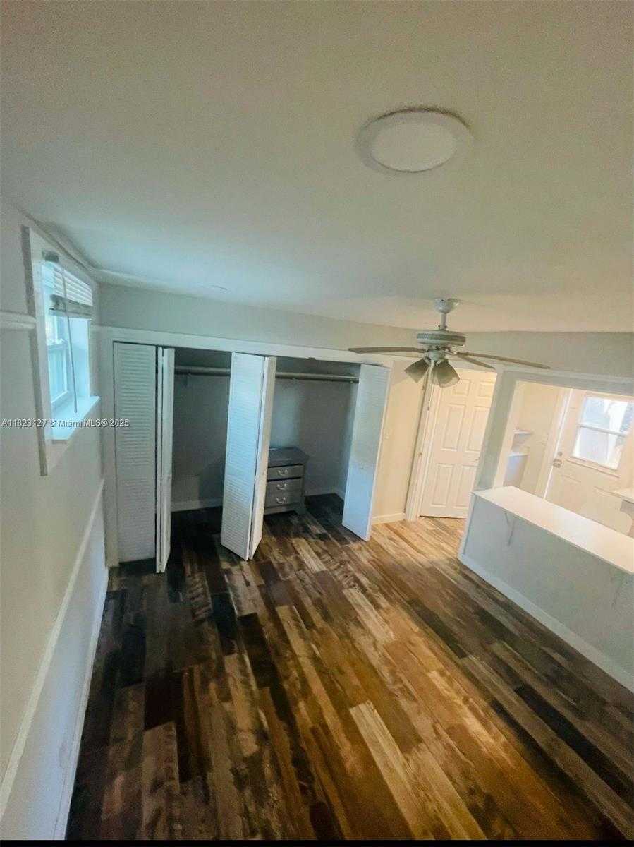 Small Image of 6837 SOUTH WEST 39TH TERRACE #B, South Miami Number 3