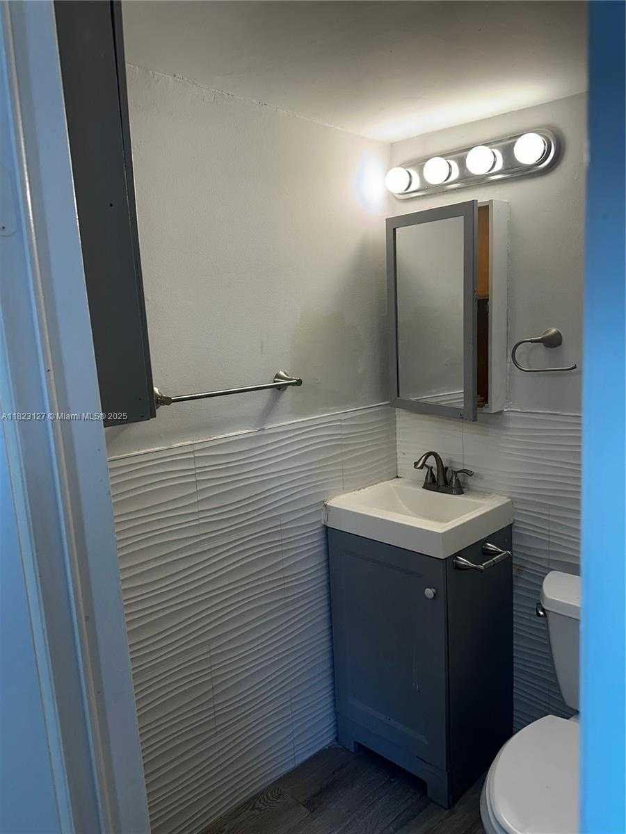 Small Image of 6837 SOUTH WEST 39TH TERRACE #B, South Miami Number 9