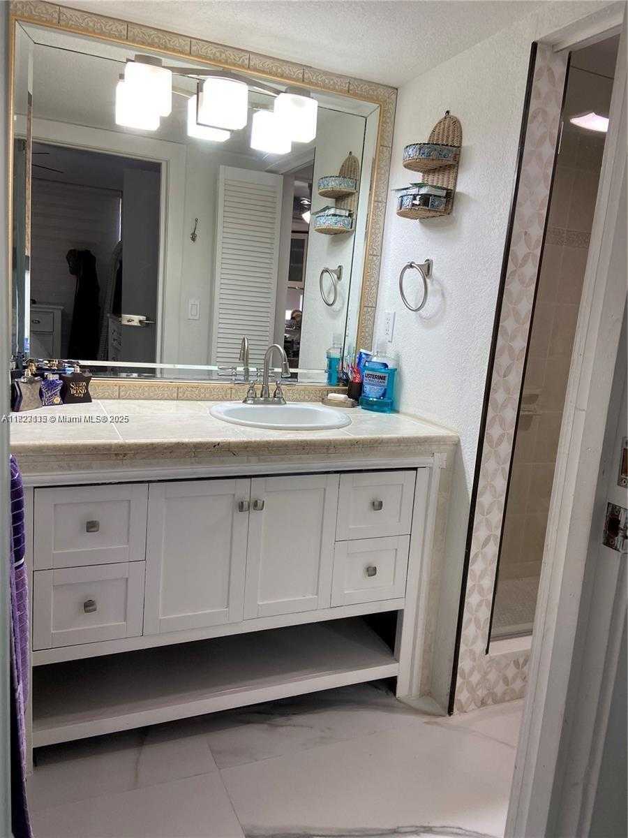 Small Image of 17021 NORTH BAY RD #627, Sunny Isles Beach Number 9