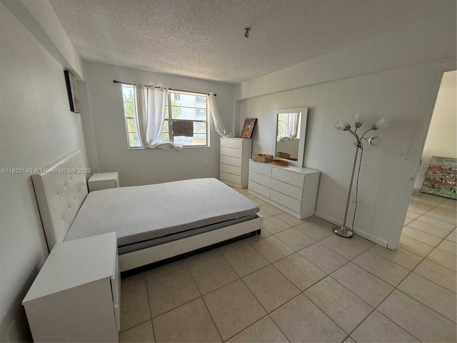Small Image of 201 180TH DR #112, Sunny Isles Beach Number 11