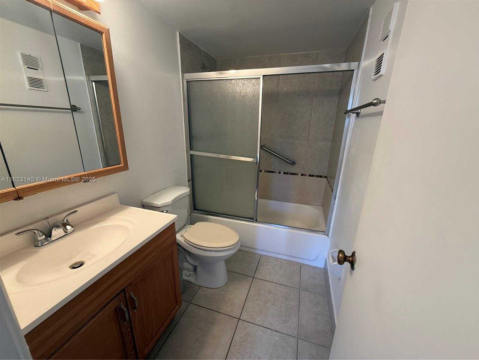 Small Image of 201 180TH DR #112, Sunny Isles Beach Number 15