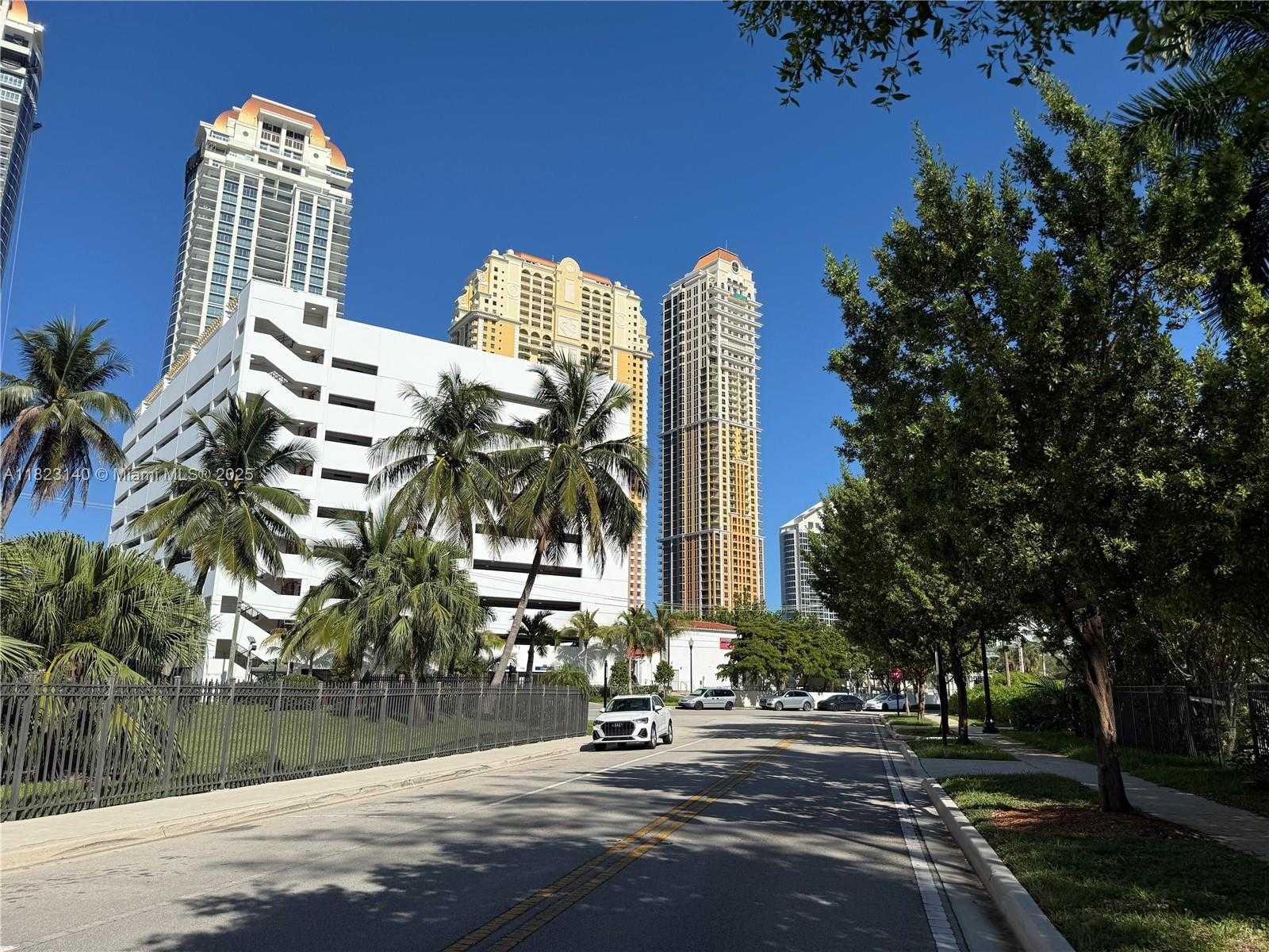 Small Image of 201 180TH DR #112, Sunny Isles Beach Number 3