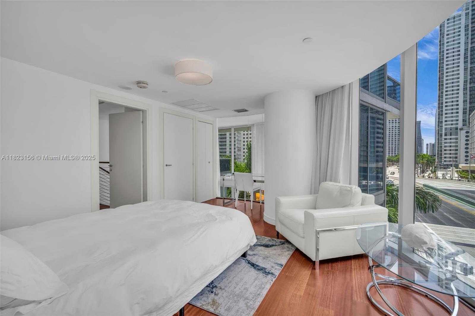 Small Image of 200 BISCAYNE BOULEVARD WAY #302, Miami Number 14