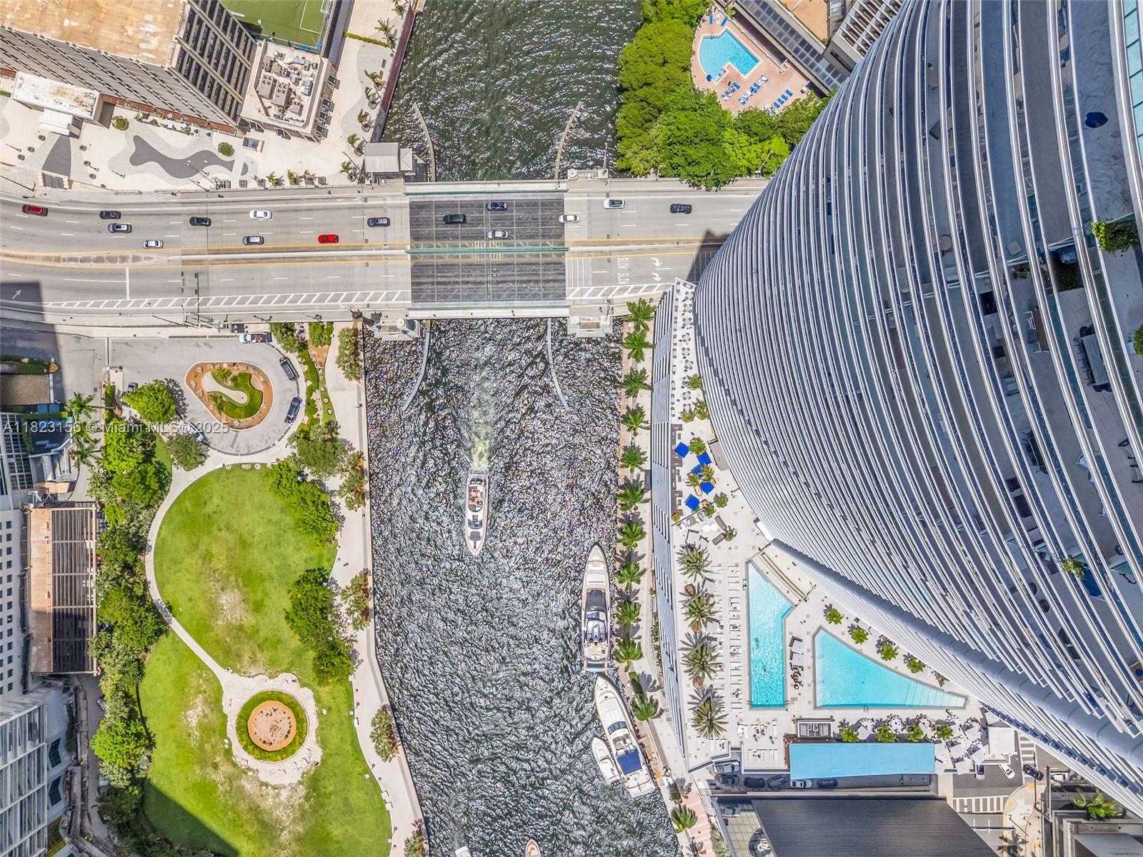 Small Image of 200 BISCAYNE BOULEVARD WAY #302, Miami Number 21