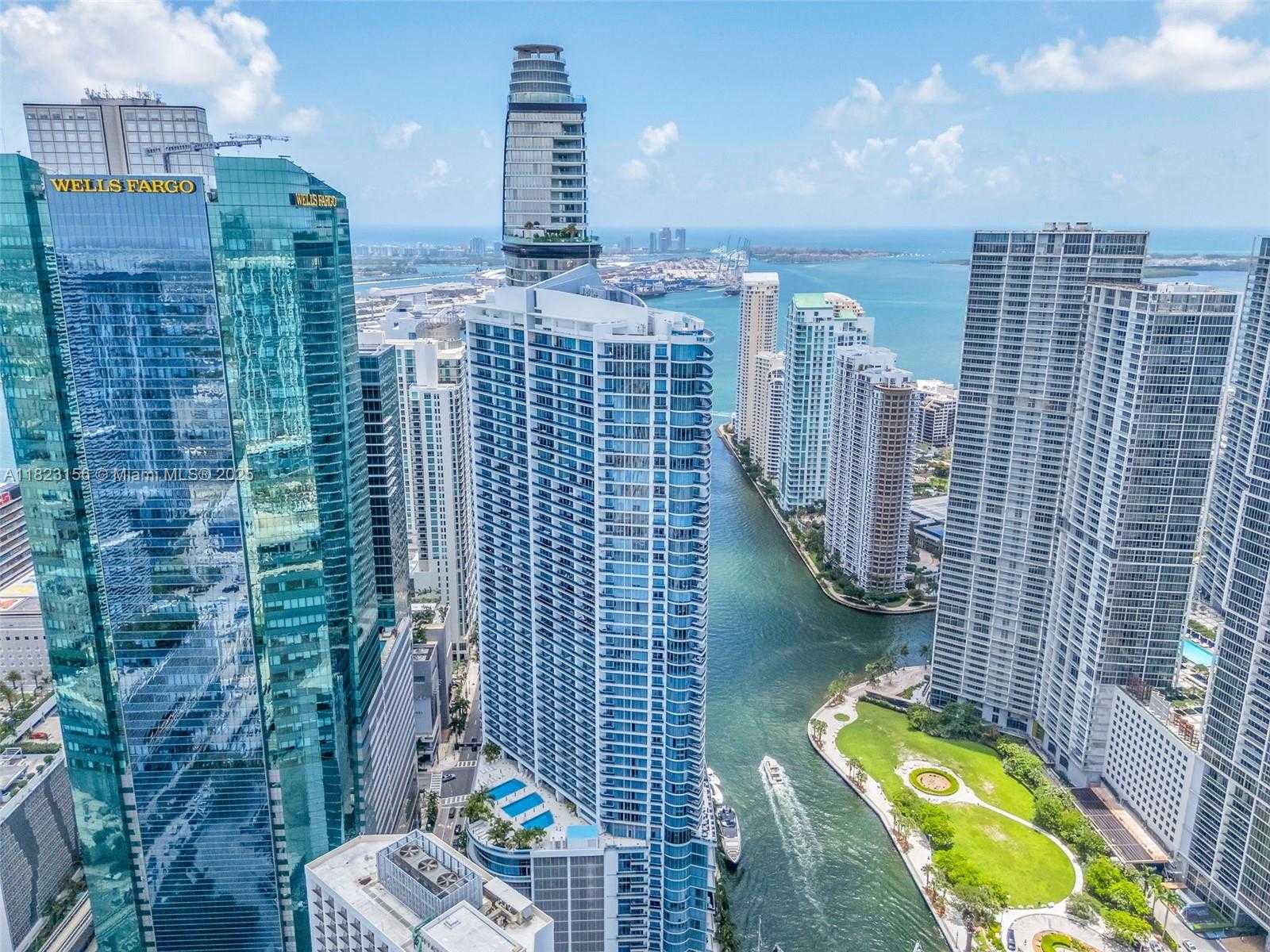 Small Image of 200 BISCAYNE BOULEVARD WAY #302, Miami Number 22