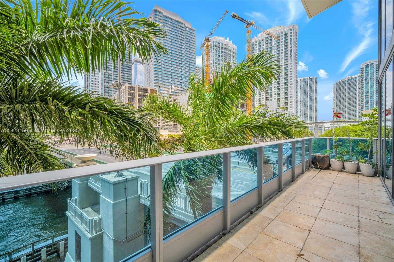 Small Image of 200 BISCAYNE BOULEVARD WAY #302, Miami Number 4