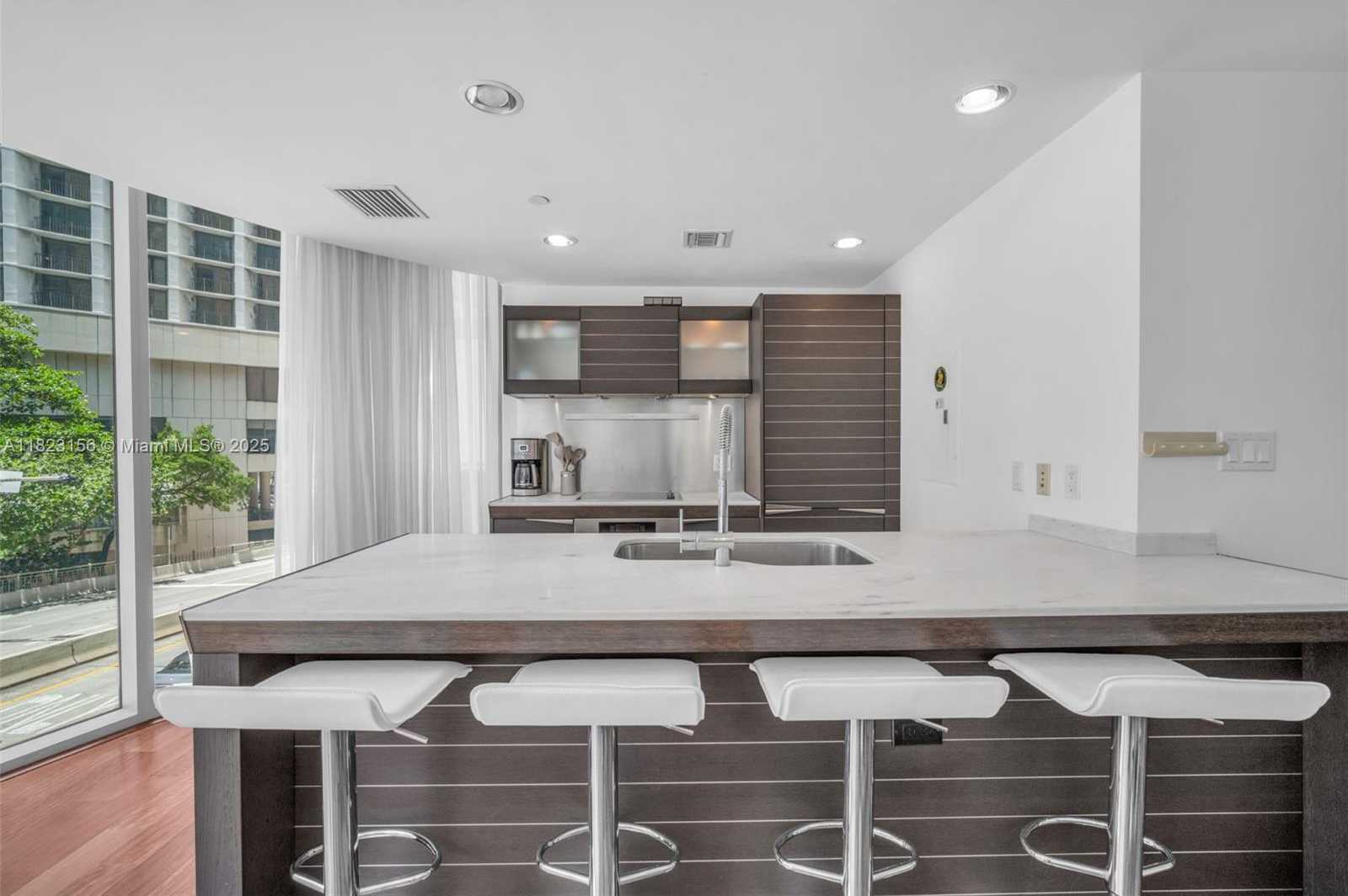 Small Image of 200 BISCAYNE BOULEVARD WAY #302, Miami Number 6