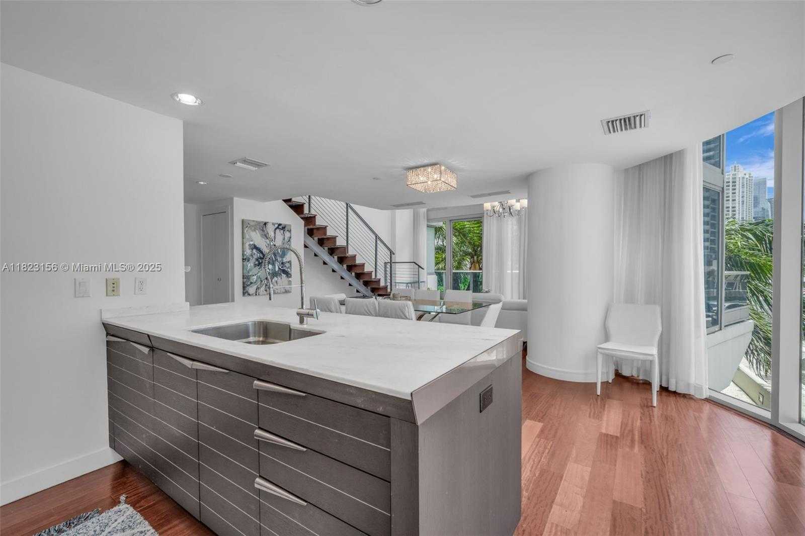 Small Image of 200 BISCAYNE BOULEVARD WAY #302, Miami Number 8