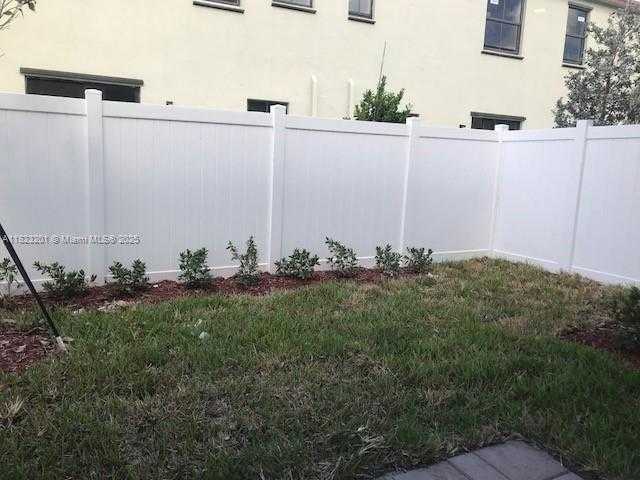 Small Image of Hialeah Number 5