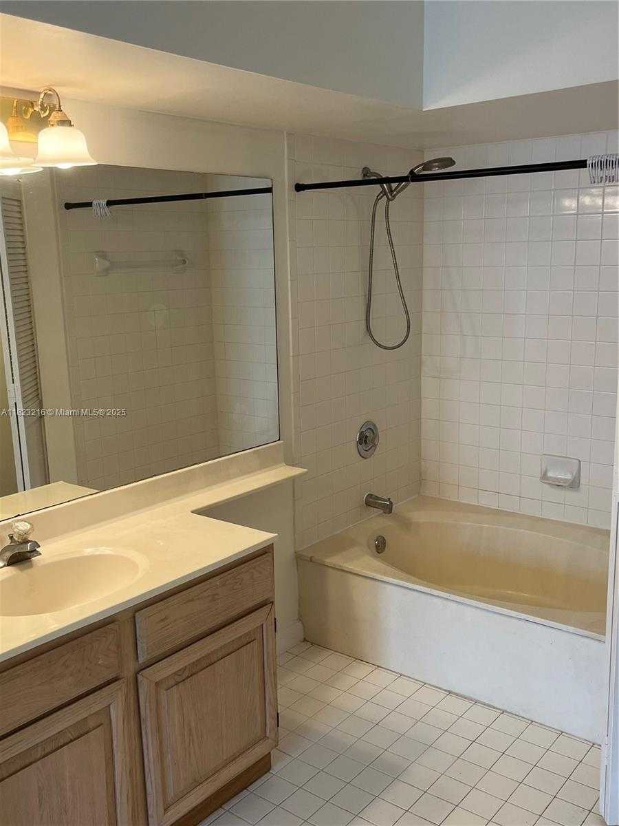 Small Image of 1280 SOUTH ALHAMBRA CIR #2416, Coral Gables Number 14