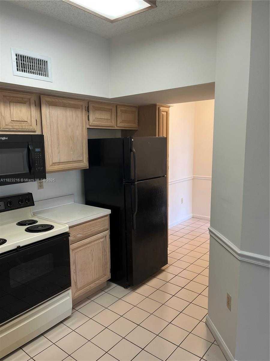 Small Image of 1280 SOUTH ALHAMBRA CIR #2416, Coral Gables Number 26