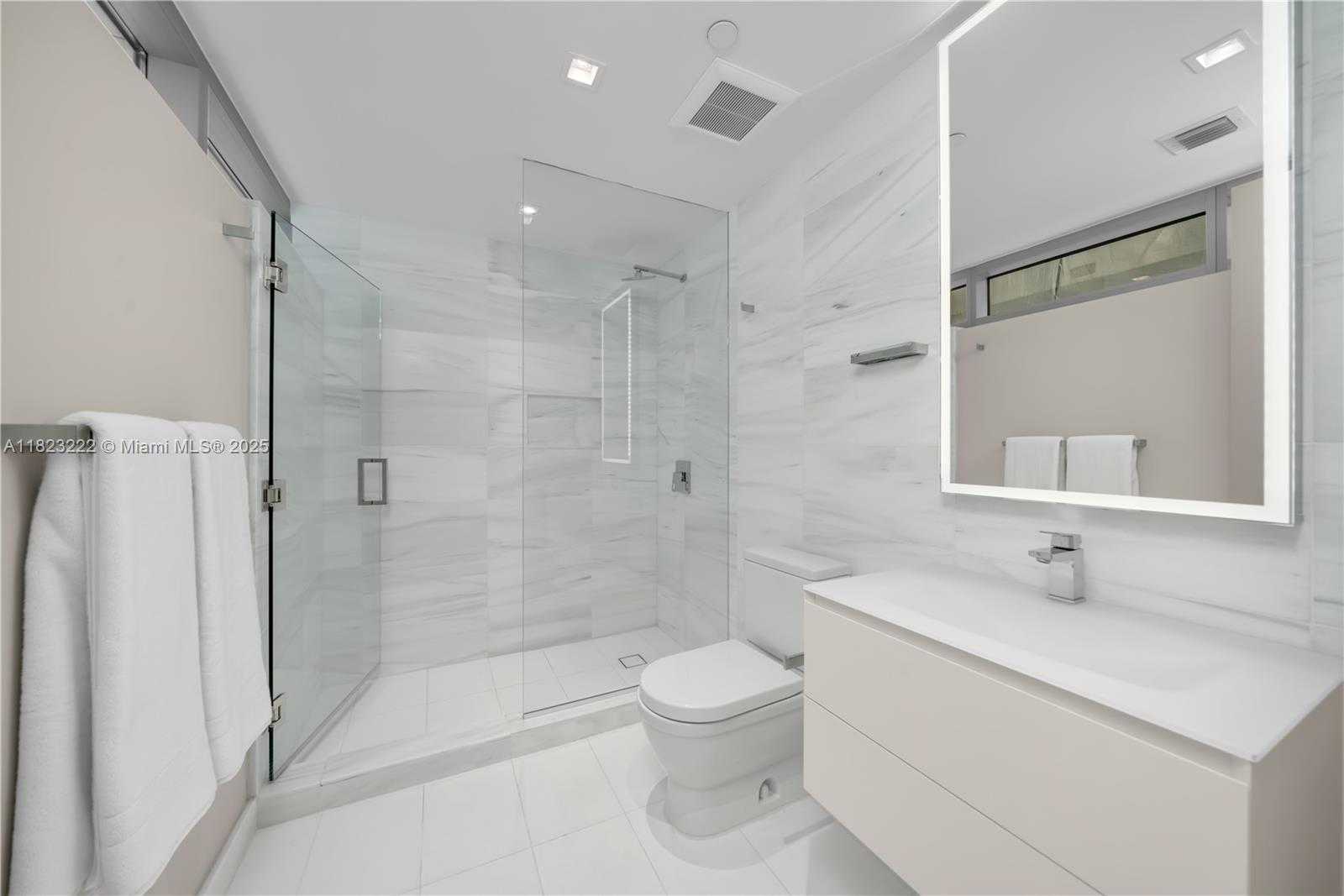 Small Image of 321 OCEAN DR #200, Miami Beach Number 24