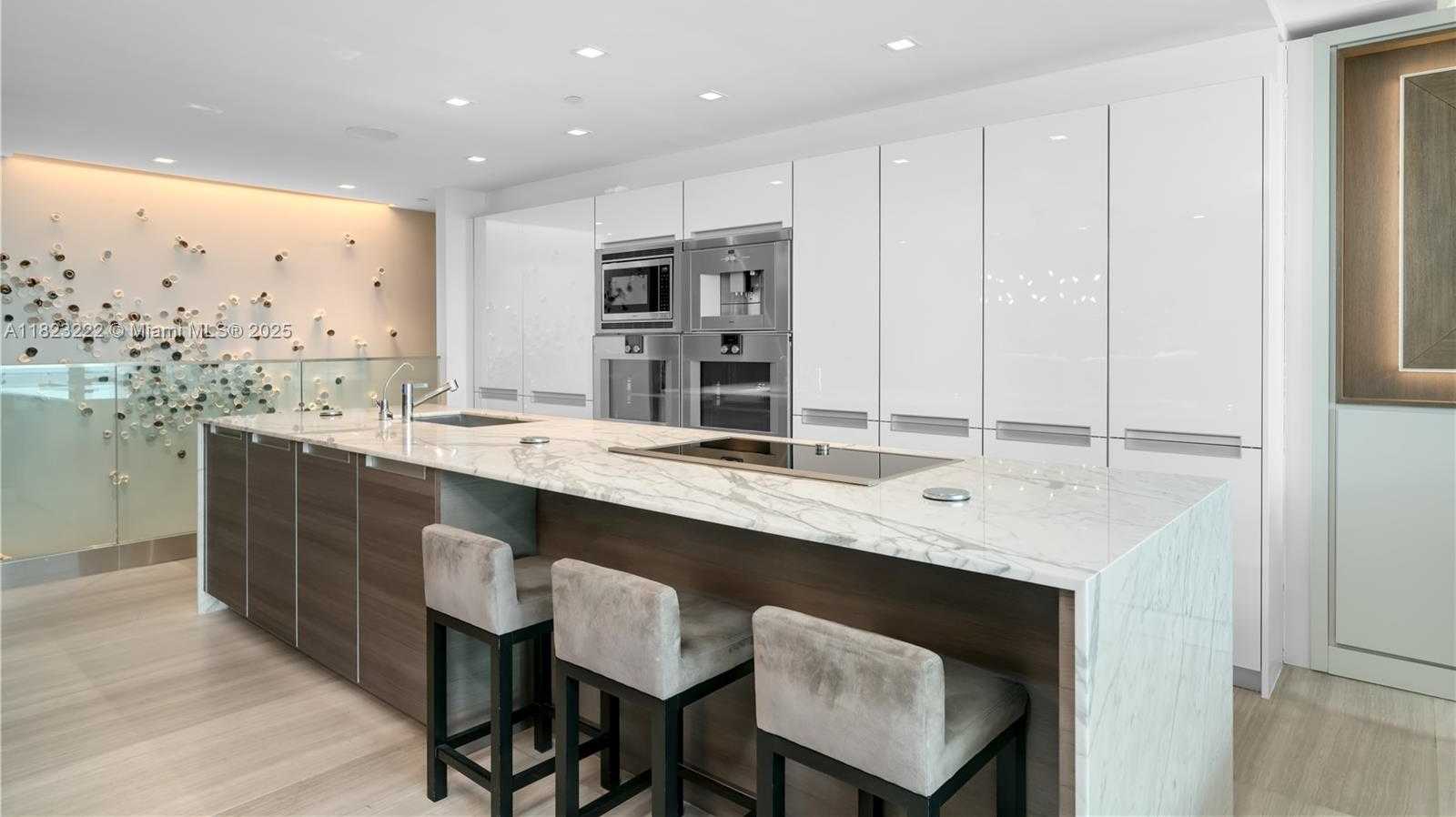 Small Image of 321 OCEAN DR #200, Miami Beach Number 5