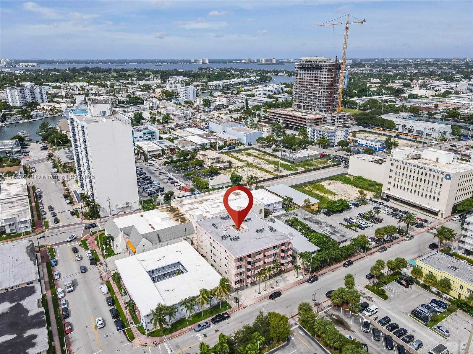 Small Image of 6920 HARDING AVE #502, Miami Beach Number 10