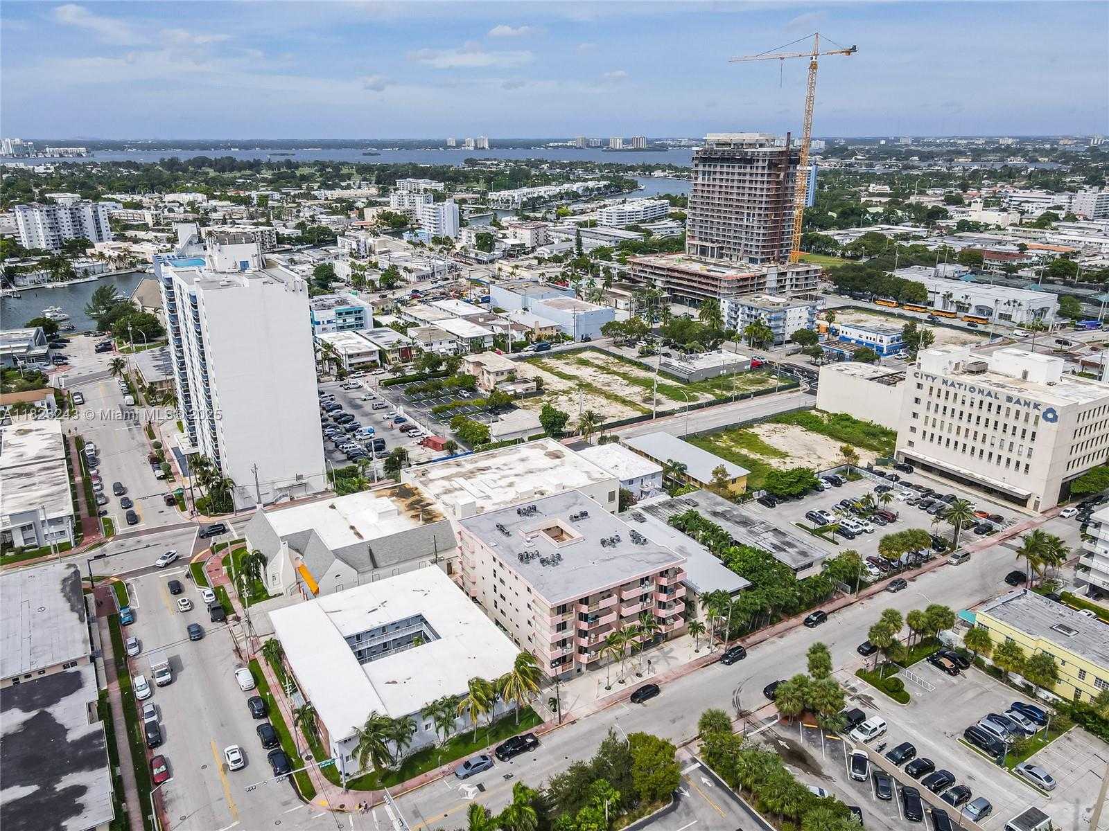 Small Image of 6920 HARDING AVE #502, Miami Beach Number 11