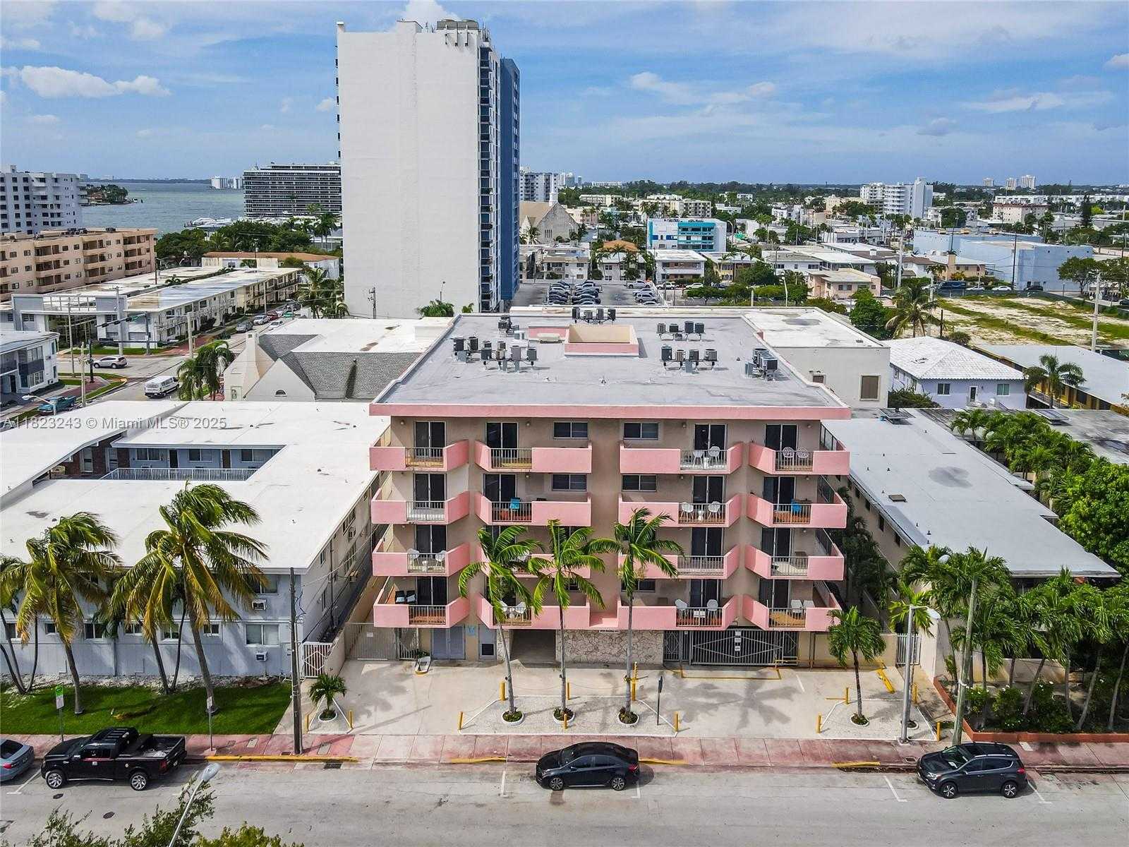 Small Image of 6920 HARDING AVE #502, Miami Beach Number 12