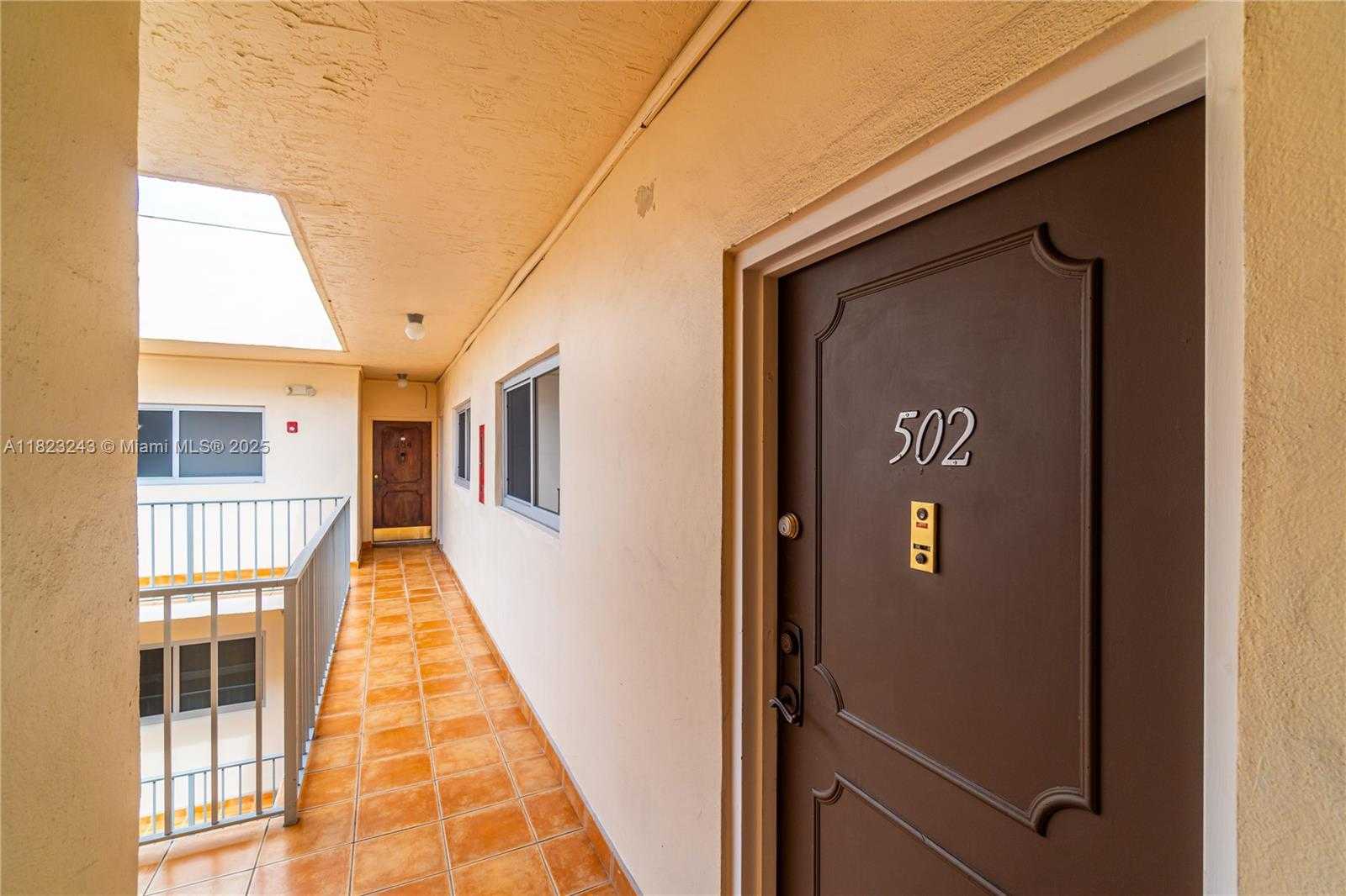 Small Image of 6920 HARDING AVE #502, Miami Beach Number 16