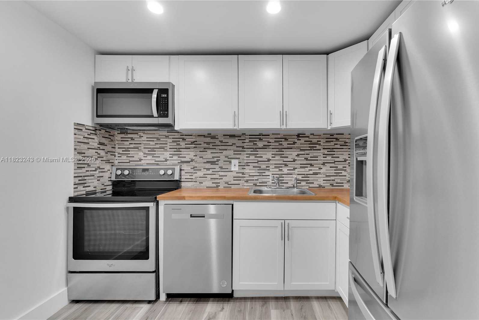 Small Image of 6920 HARDING AVE #502, Miami Beach Number 25