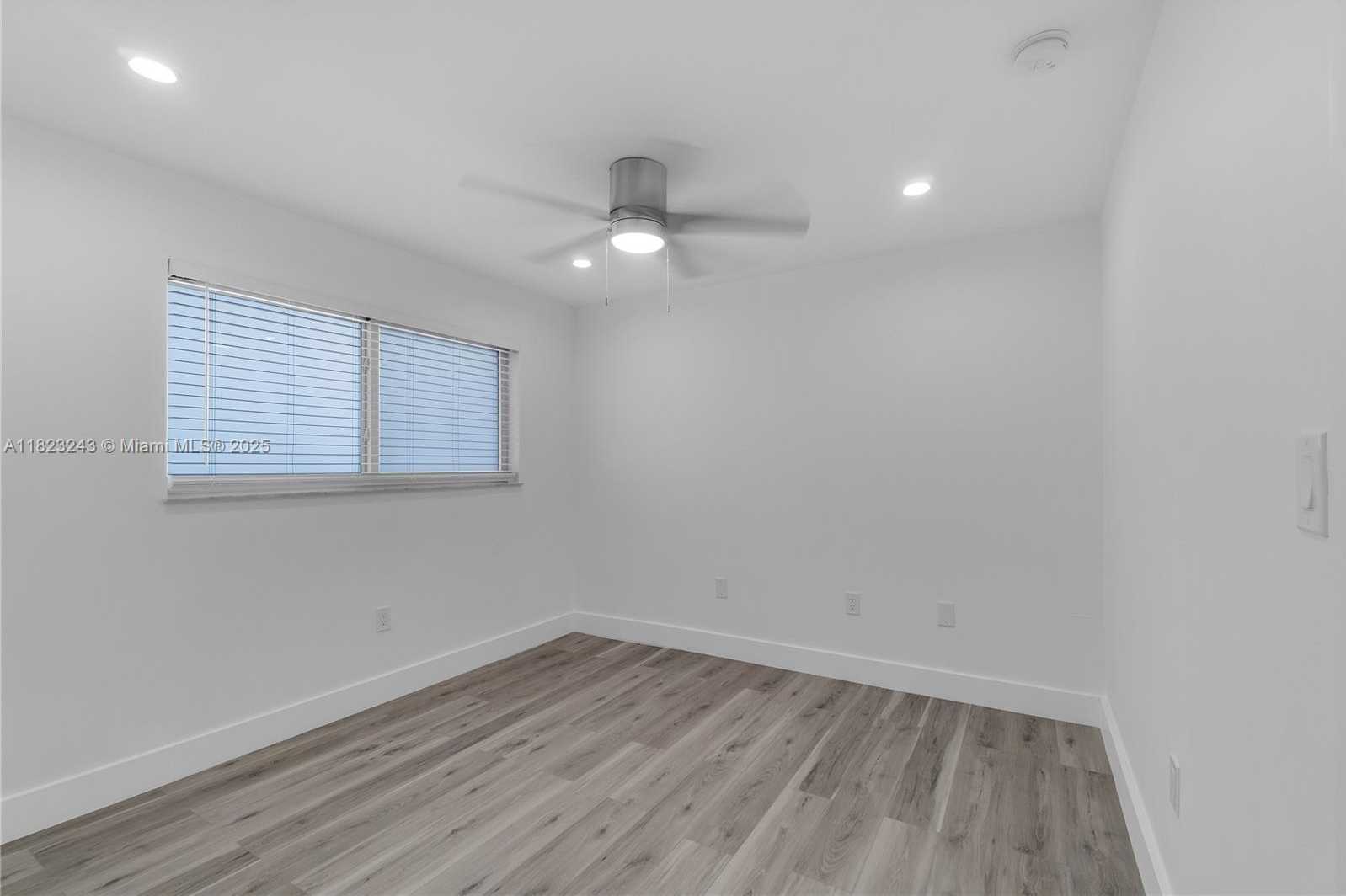 Small Image of 6920 HARDING AVE #502, Miami Beach Number 30