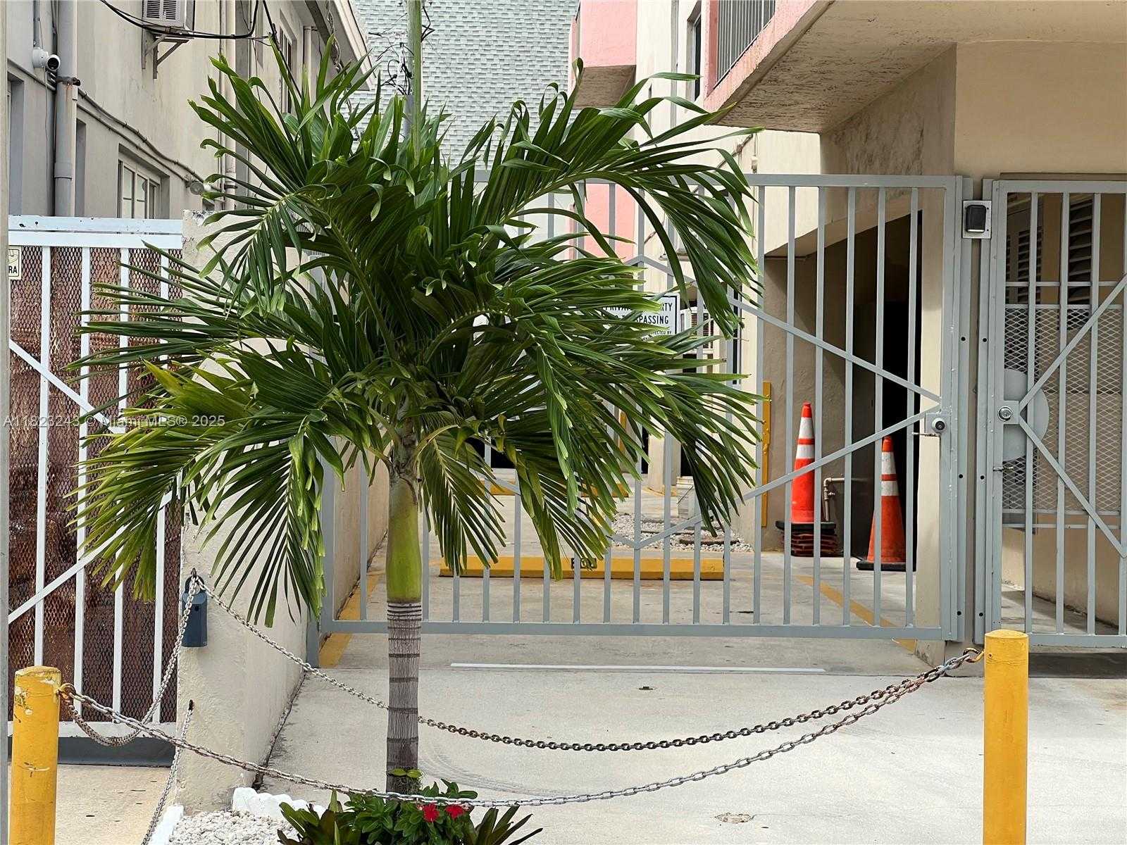 Small Image of 6920 HARDING AVE #502, Miami Beach Number 41
