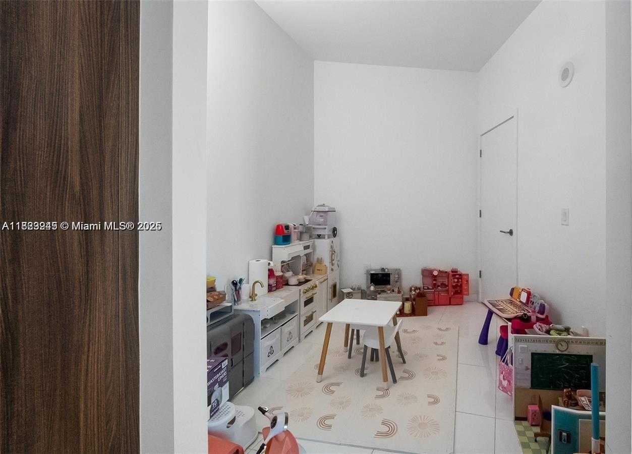 Small Image of 851 NORTH EAST 1ST AVE #3303, Miami Number 26
