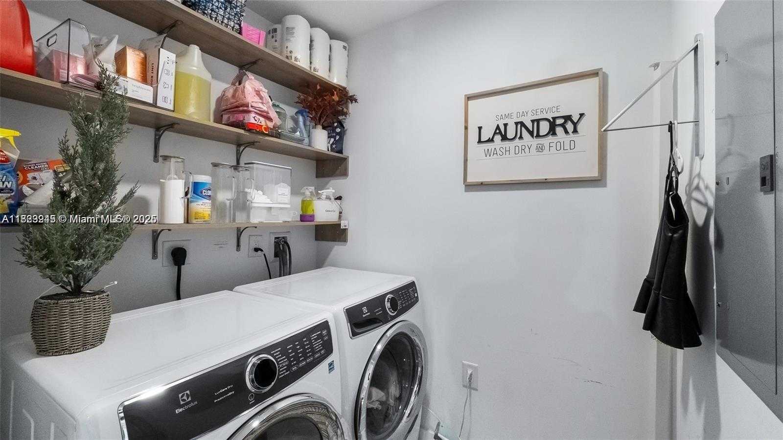 Small Image of 851 NORTH EAST 1ST AVE #3303, Miami Number 36