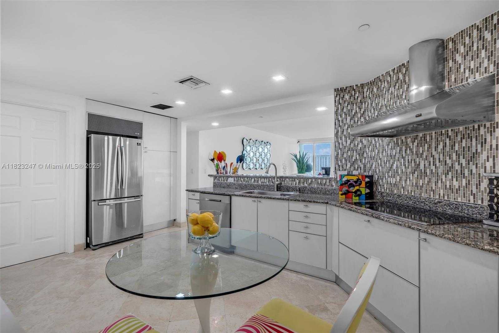 Small Image of 1643 BRICKELL AVE #1406, Miami Number 14