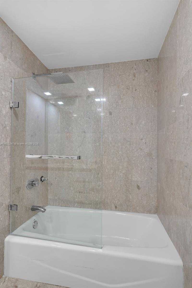 Small Image of 1643 BRICKELL AVE #1406, Miami Number 26