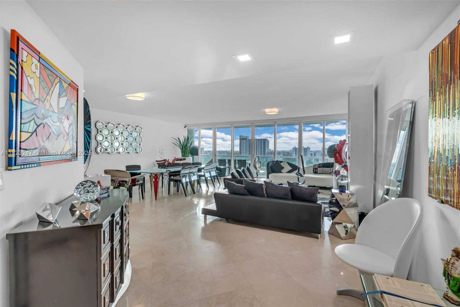 Small Image of 1643 BRICKELL AVE #1406, Miami Number 6