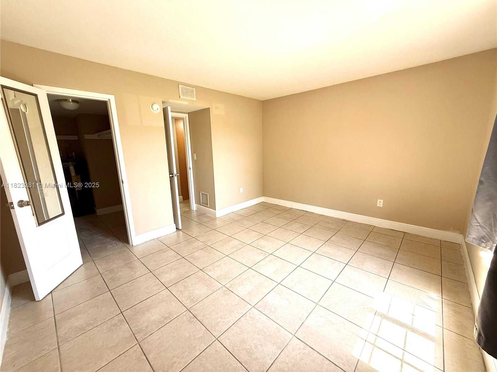Small Image of 5112 NORTH WEST 79TH AVE #101, Doral Number 12