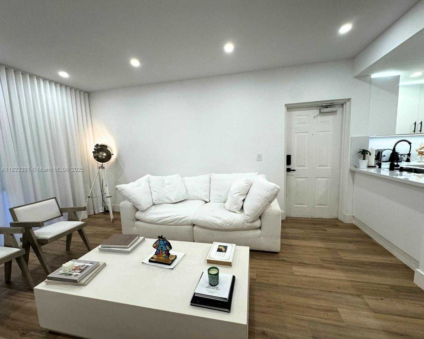 Small Image of 6630 NORTH WEST 114TH AVE #1524, Doral Number 12