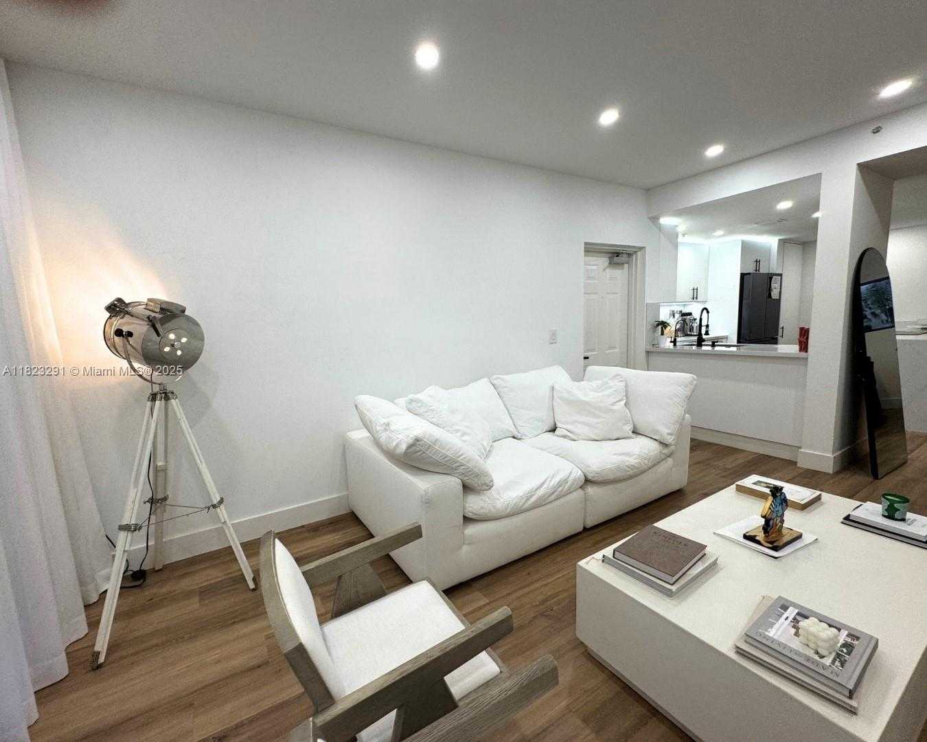 Small Image of 6630 NORTH WEST 114TH AVE #1524, Doral Number 13
