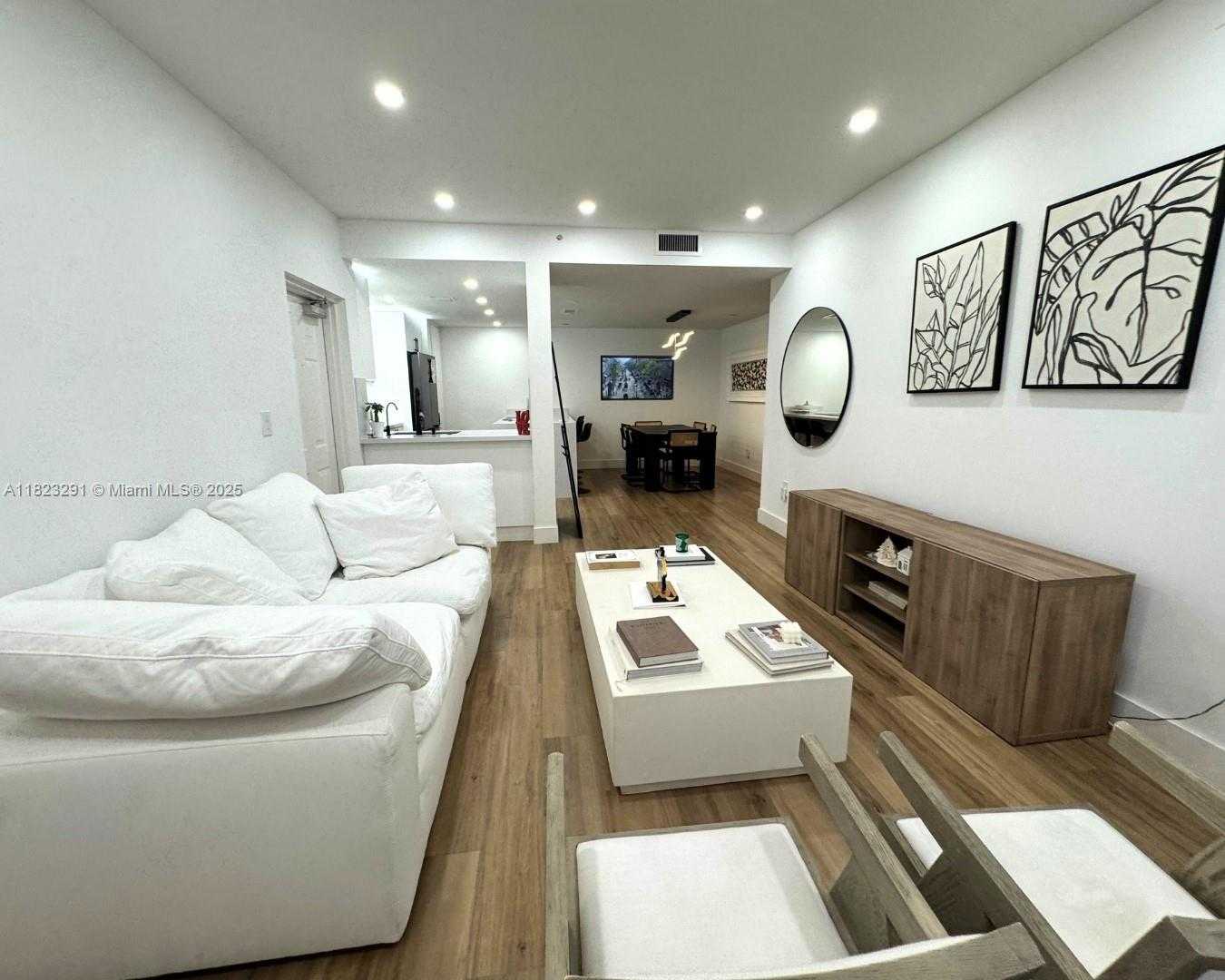 Small Image of 6630 NORTH WEST 114TH AVE #1524, Doral Number 14