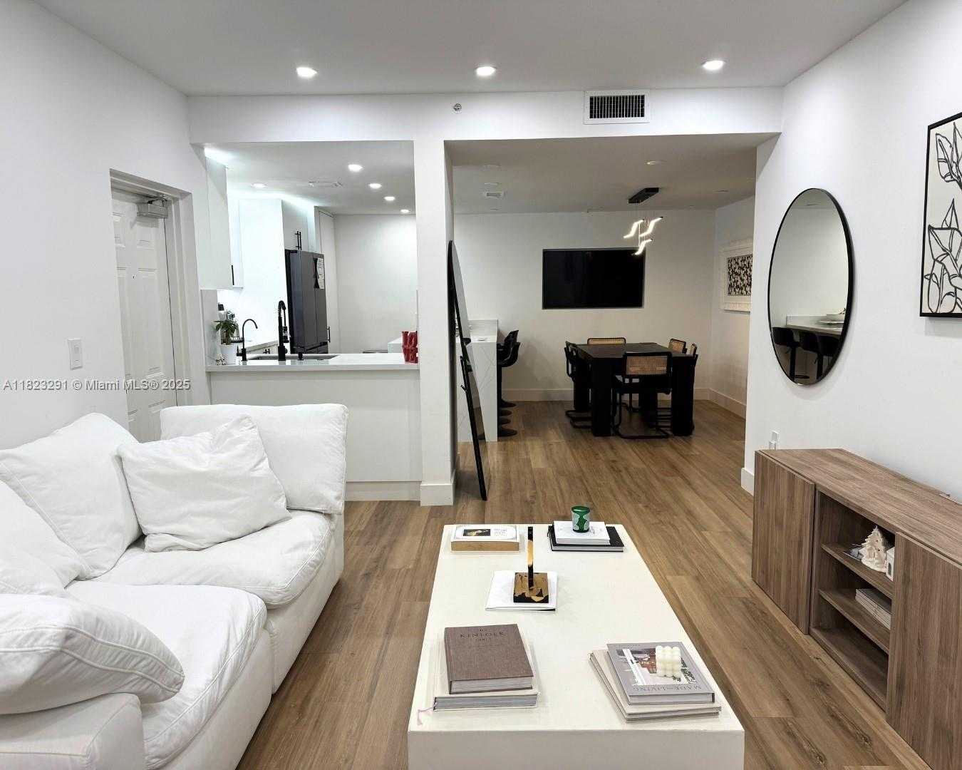 Small Image of 6630 NORTH WEST 114TH AVE #1524, Doral Number 2