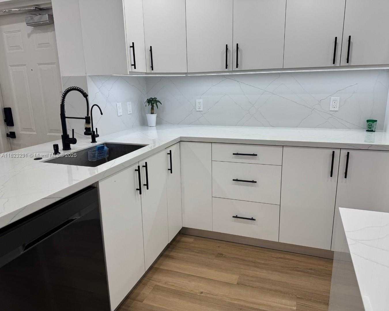 Small Image of 6630 NORTH WEST 114TH AVE #1524, Doral Number 22