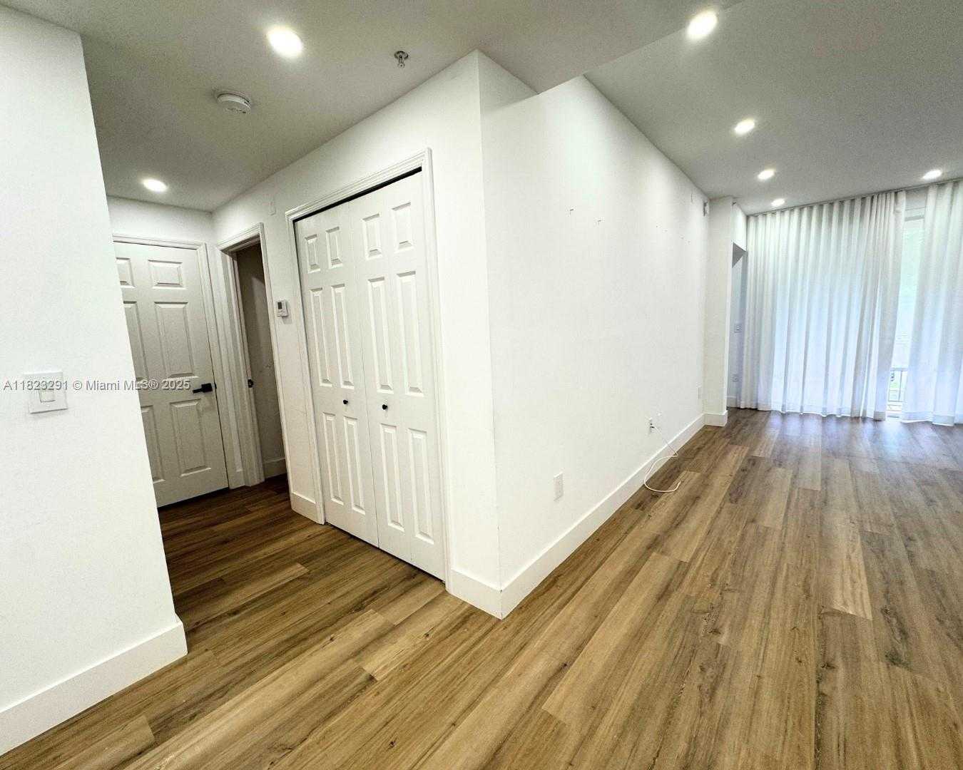 Small Image of 6630 NORTH WEST 114TH AVE #1524, Doral Number 30