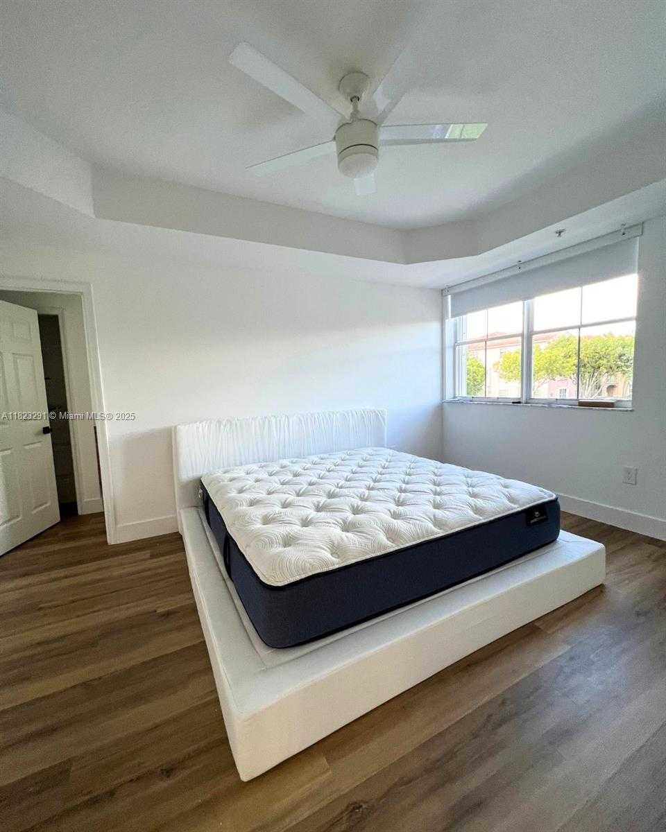 Small Image of 6630 NORTH WEST 114TH AVE #1524, Doral Number 5
