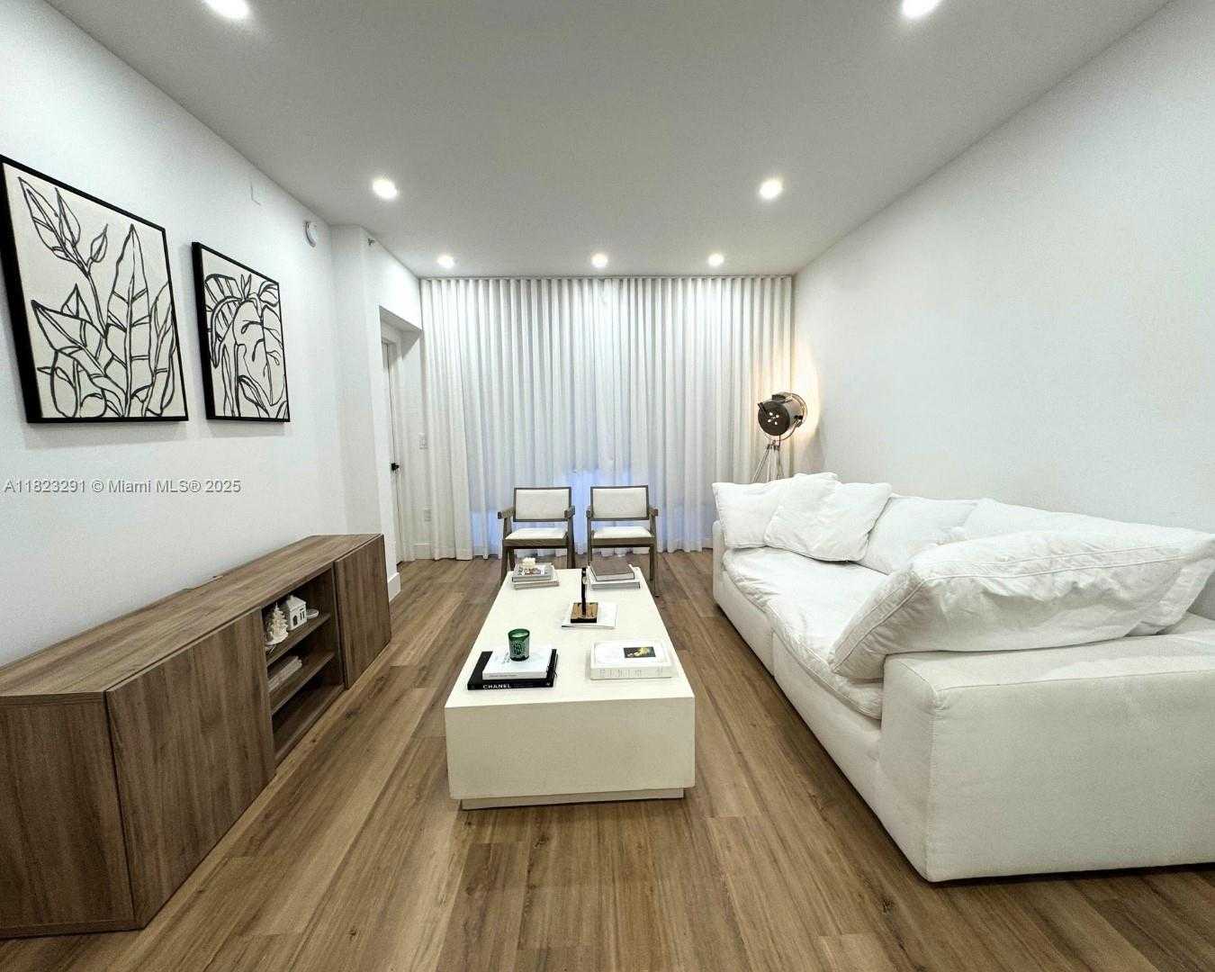 Small Image of 6630 NORTH WEST 114TH AVE #1524, Doral Number 7