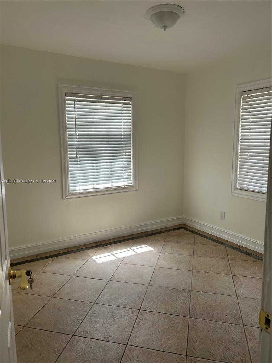 Small Image of 621 EAST 46TH ST, Hialeah Number 10